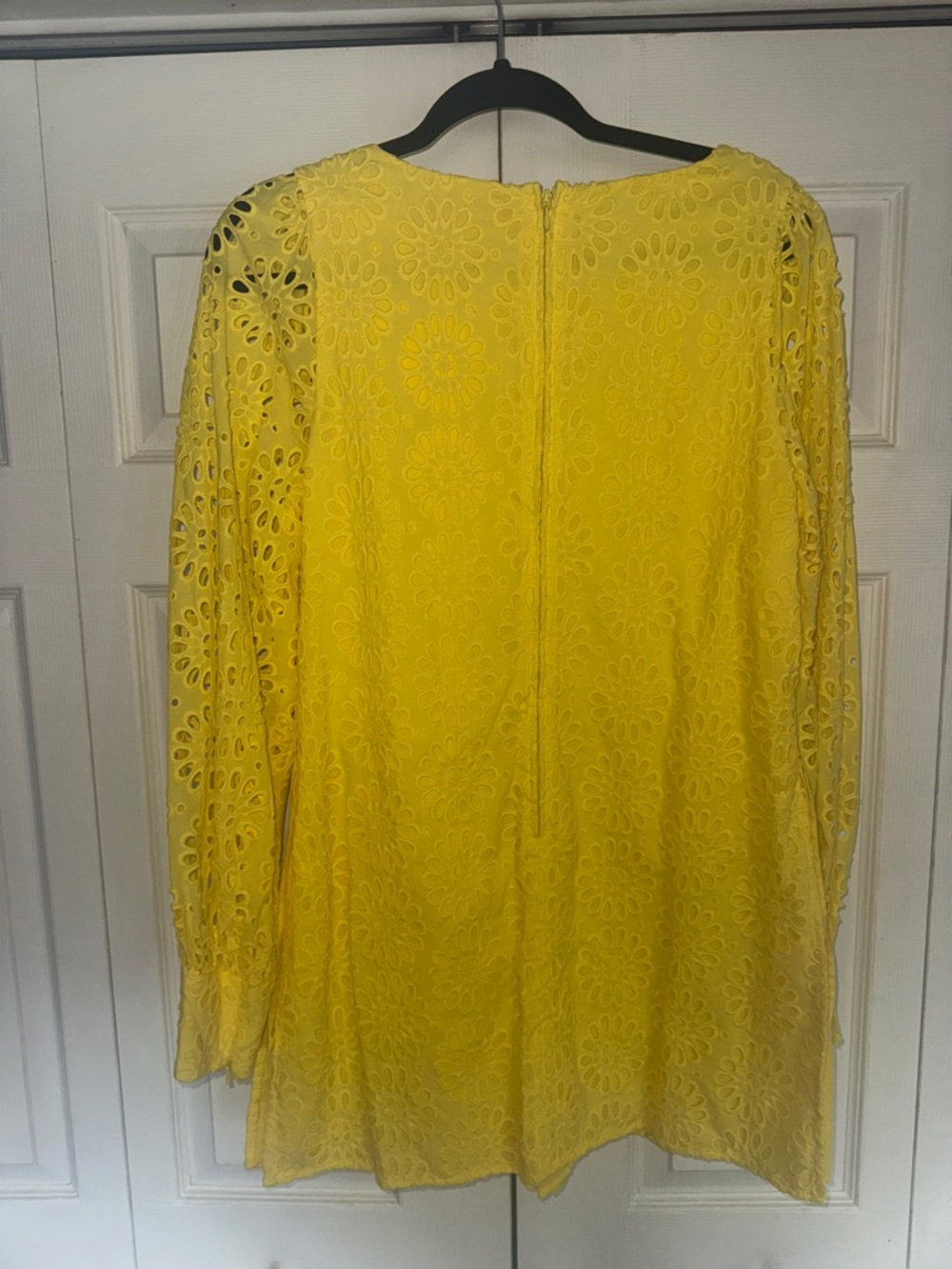 Lily Pulitzer eyelet AISHA ROMPER in calla yellow  size 10 - Picture 8 of 14